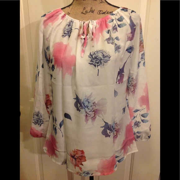 Tops - 🎉Final price, Floral Long Sleeve Off Shoulder Top